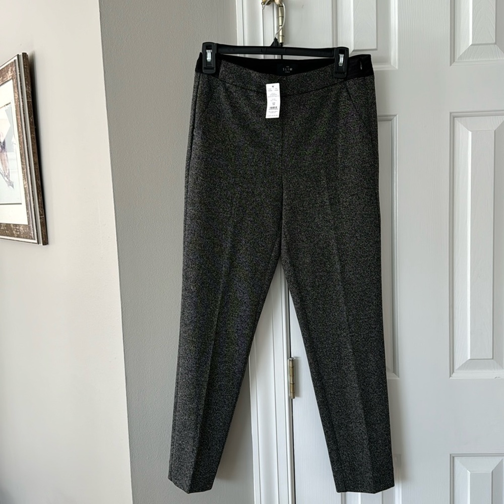 Women’s White House Black Market Slim ankle fit pants. Brand new size 4R